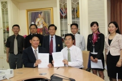 mou-Faculty-of-Business-Administration-Guangxi-University-1