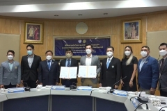 mou-Chonburi-Chamber-of-Commerce-1